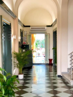 Гостиница Hotel Tirrenia  Виареджо